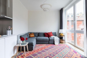 Quiet apartment with balcony at the Trevi Fountain